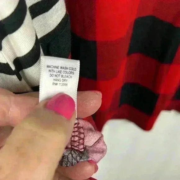 Zenana Women’s Color Block Top XL Red/Black Round Neck Pullover Curved Hem - Picture 8 of 10